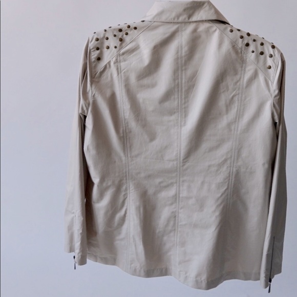 Chico’s Zenergy beige polyester and nylon jacket. NWT. Size 3 = size 16. - Picture 4 of 11